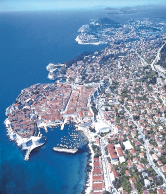 Chorvatsko-je-rozmanite,-ako-ukazuje-pobrezie-pri-Dubrovniku.jpg