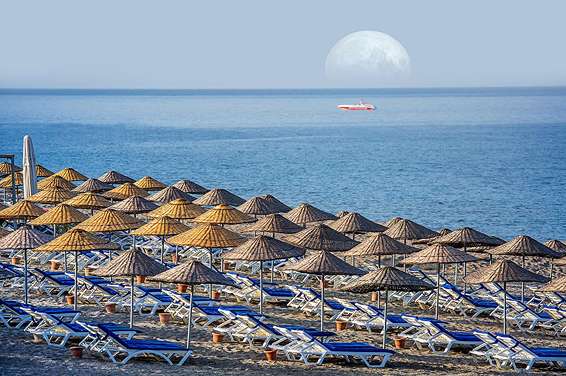 Alanya_plaze.jpg Alanya_plaze.jpg