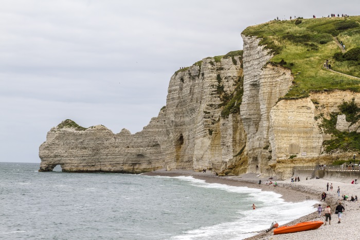 Francuzsko-Plaze-v-normandskej-oblasti-Etretat.jpg