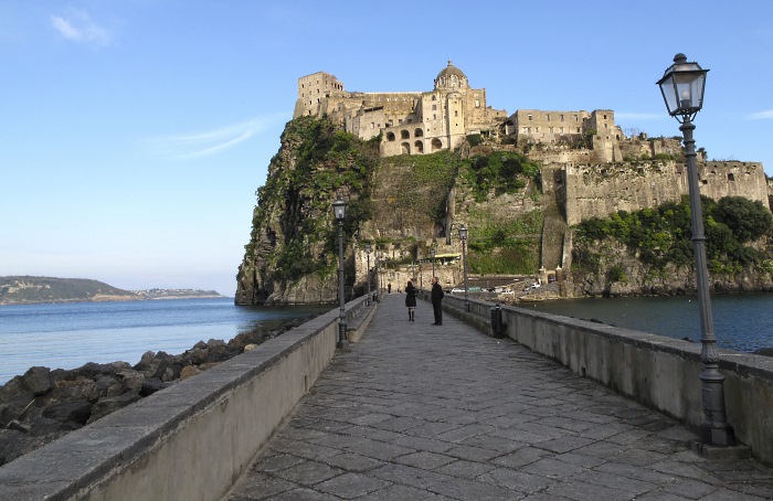 Ischia-Aragonsky-hrad-v- blizkosti-Ischia-Ponte.jpg