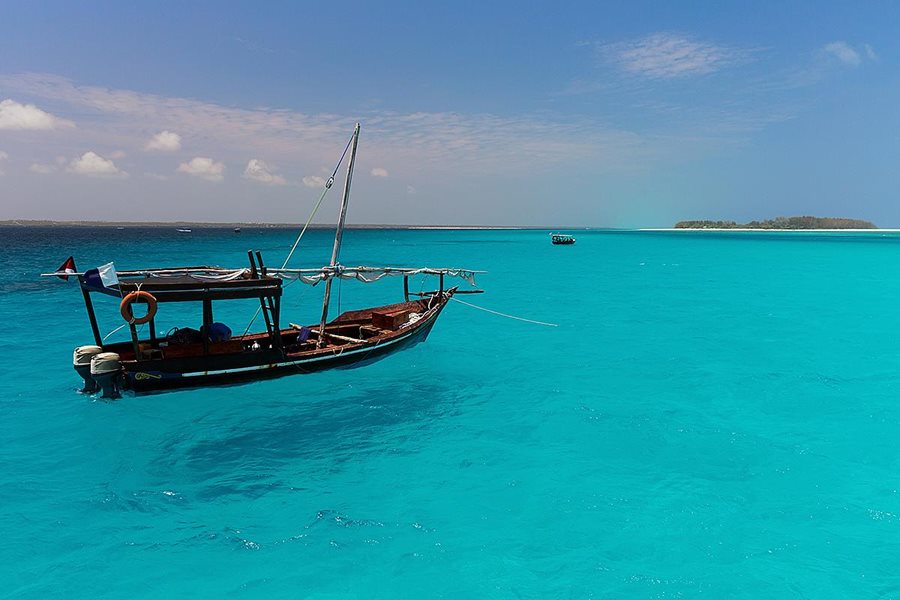 Zanzibar, tradiční loď dhow Zanzibar, tradiční loď dhow