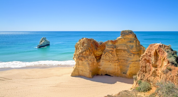 Algarve-Skaly-Praia-da-Rocha-pri-Atlantiku.jpg