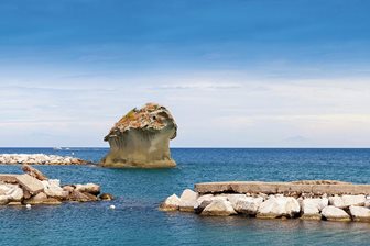 Lacco Ameno, Tyrhénské moře