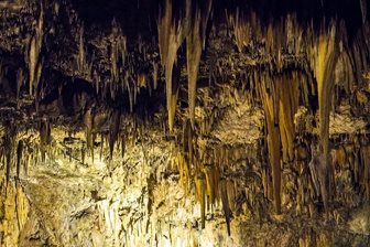 Drogarati, stalaktity