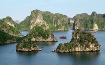 Smaragdová zátoka Halong Bay