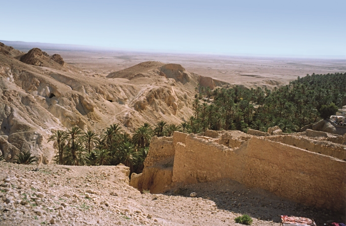 tunisko-Juh-Tuniska-vyplna-nehostinna,-avsak-jedinecna-Sahara.jpg