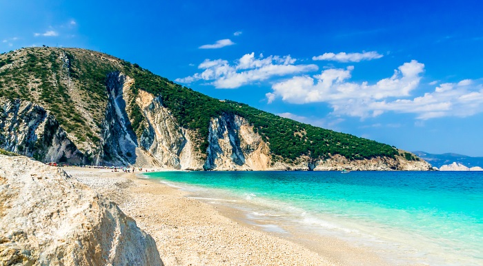 Grecko-10-Kefalonia-Nadherna-plaz-Myrtos-na-Kefalonii.jpg