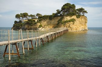 Agios Sostis, most k ostrůvku