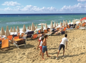 sicilia-Plaze-k-letnej-dovolenke-pri-mori-neodmyslitelne-patri.jpg