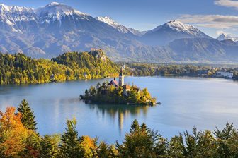 Jezero Bled, celkový pohled z hory Osojnica