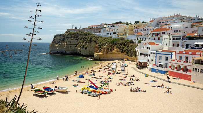 Portugalsko-Plaz-Carvoeiro-v-Algarve.jpg